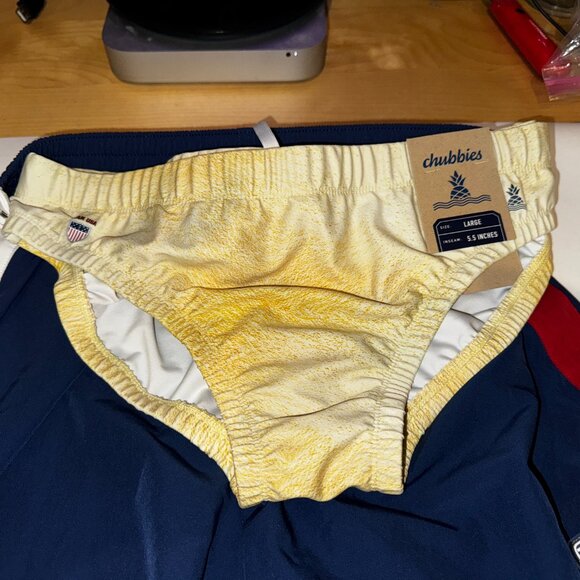 Chubbies 5.5"Men's Tear-Away Swim Trunk w/ Swim Brief - The Hidden Golds - LARGE - Picture 2 of 2